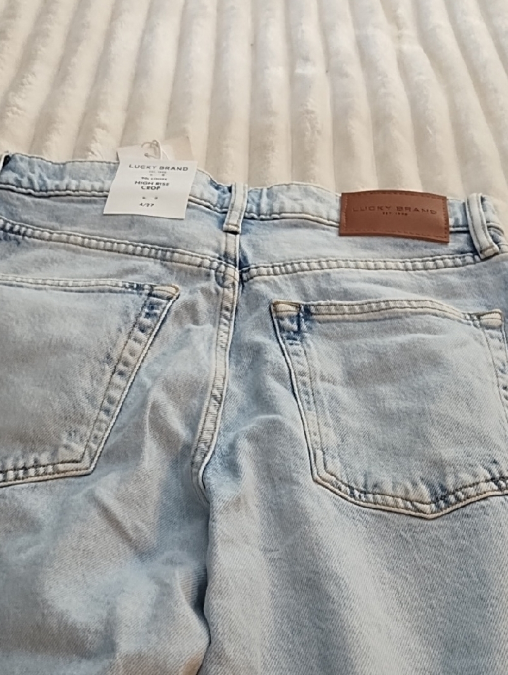 Lucky Brand Light Blue Distressed Women Jeans - Picture 3 of 4